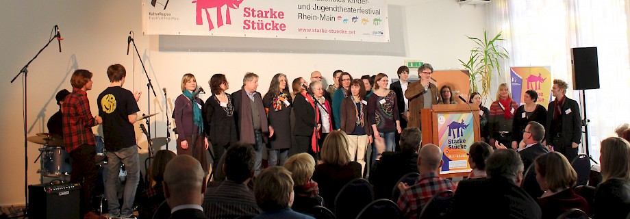 Team of "Starke Stücke" during the opening ceremony 2013 in Theater Moller Haus Darmstadt, photo: Fiona Louis