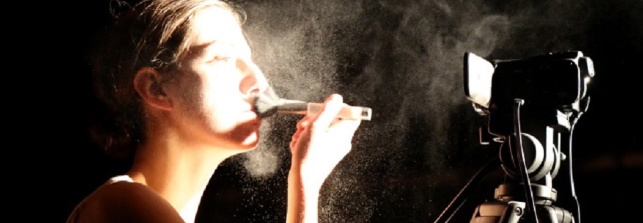 Ein Bodybild - Theater Marabu, Bonn (D), Foto: Ursula Kaufmann