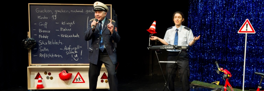 Gucken, gucken, nochmal gucken - TheaterGrueneSosse, Frankfurt (D), Foto: Katrin Schander