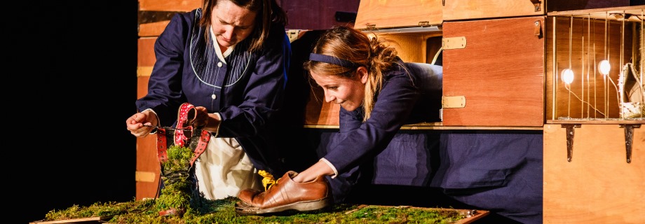 Shoes – La Tête à l'Envers, Brüssel (BE), Foto: Quentin Van der Vennet