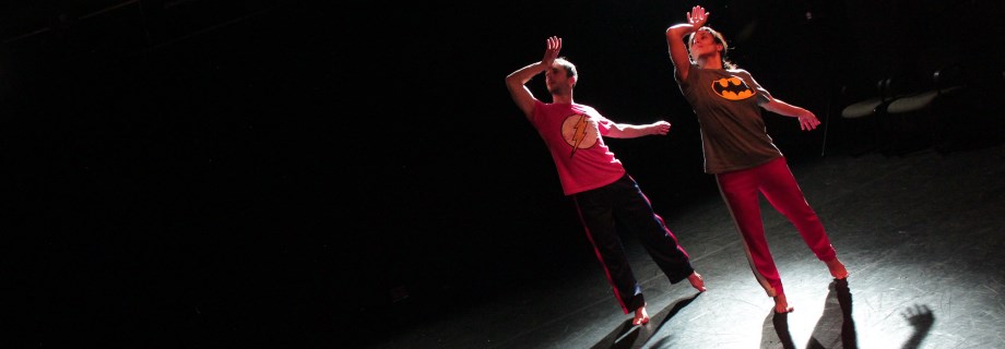 The Superhero Piece – performing:group, Köln (DE), Foto: Roberta de Lacerda Medina