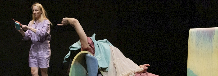 GSCHWÜSCHTERTI (7+) — Weltalm Theater, Bern & Theater Sgaramusch, Schaffhausen (CH), Fotos: Sibylla Walpen