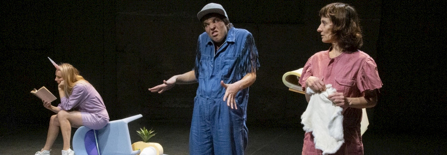 GSCHWÜSCHTERTI (7+) — Weltalm Theater, Bern & Theater Sgaramusch, Schaffhausen (CH), Fotos: Sibylla Walpen