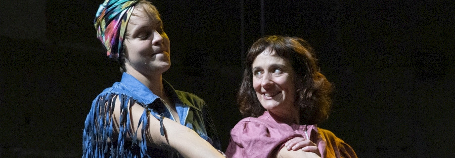 GSCHWÜSCHTERTI (7+) — Weltalm Theater, Bern & Theater Sgaramusch, Schaffhausen (CH), Fotos: Sibylla Walpen