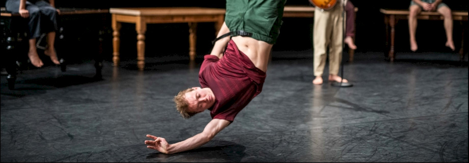 HOLD YOUR HORSES (für alle?) — De Dansers, Utrecht (NL), Theater Strahl, Berlin (DE), Foto: Bart Grietens