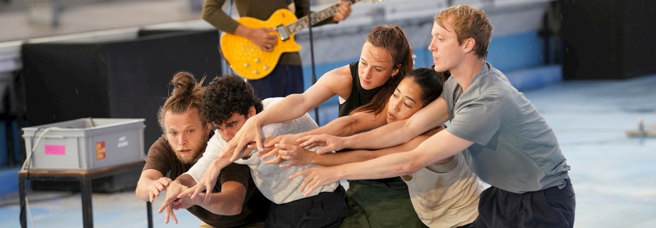 HOLD YOUR HORSES (für alle?) — De Dansers, Utrecht (NL), Theater Strahl, Berlin (DE), Foto: Reinhard Winkler