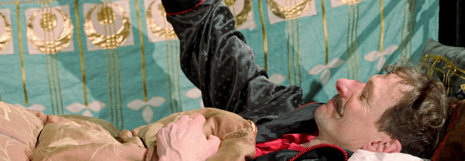 Schlafe! Dornröschen im Bett zu spielen (5+) - Jenapuppets/Martin Vogel, Jena (DE), Fotos: Leander Stahl